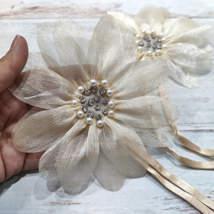 گل حریر برجسته ی لباس
